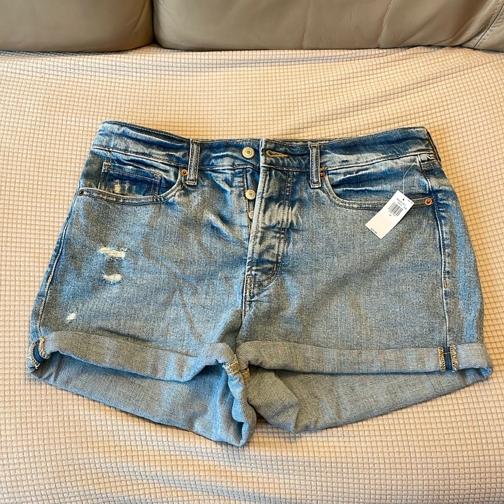 Old Navy O.G. straight high-rise jean shorts. Light blue. Size 14.